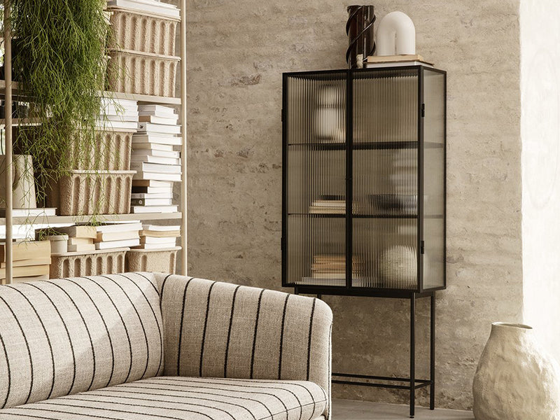 HAZE VITRINE - REEDED GLASS