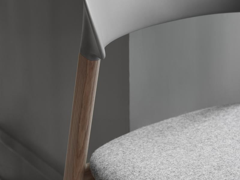 HERIT CHAIR WOOD BASE UPHOLSTERY