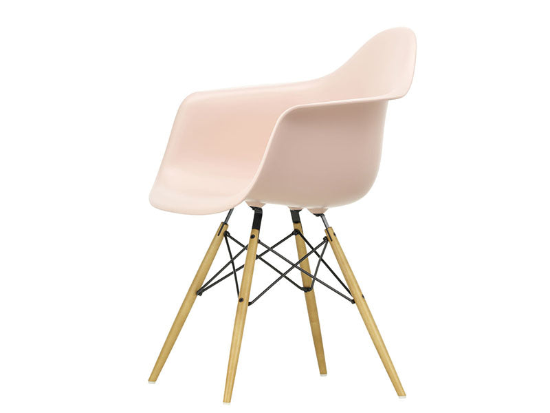 EAMES PLASTIC ARMCHAIR DAW RE