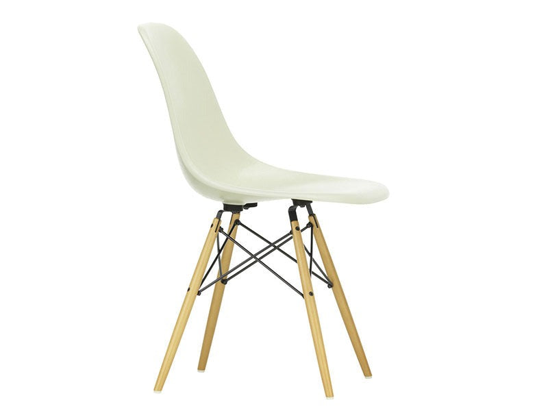 EAMES FIBERGLASS SIDE CHAIR DSW