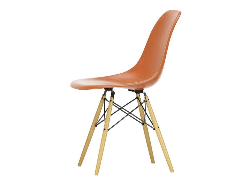 EAMES FIBERGLASS SIDE CHAIR DSW