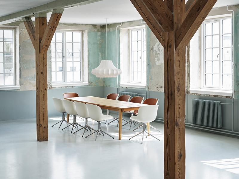 HYG CHAIR 4L SWIVEL BASE FRONT UPHOLSTERY