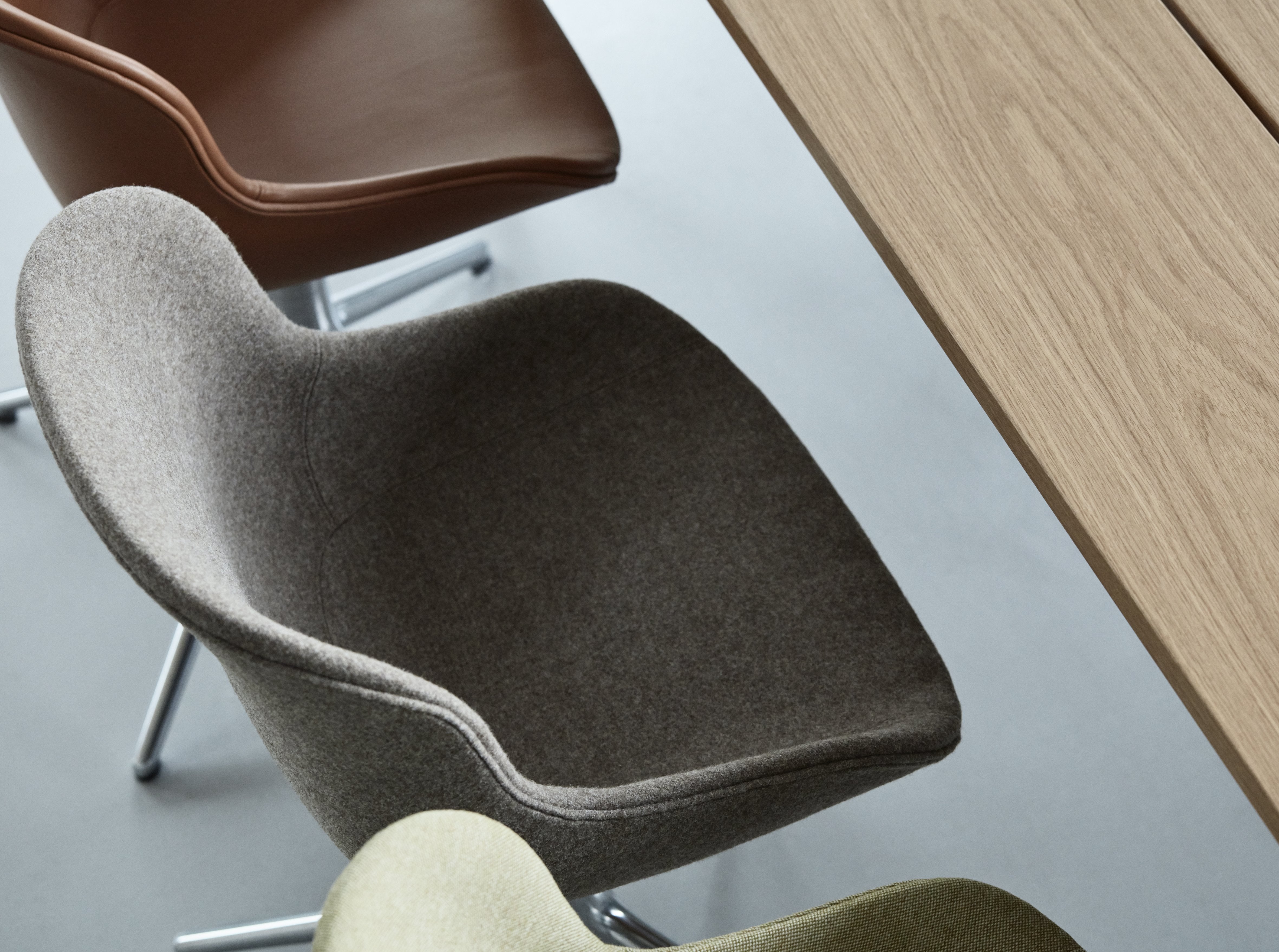 HYG CHAIR 4L SWIVEL BASE FULL UPHOLSTERY