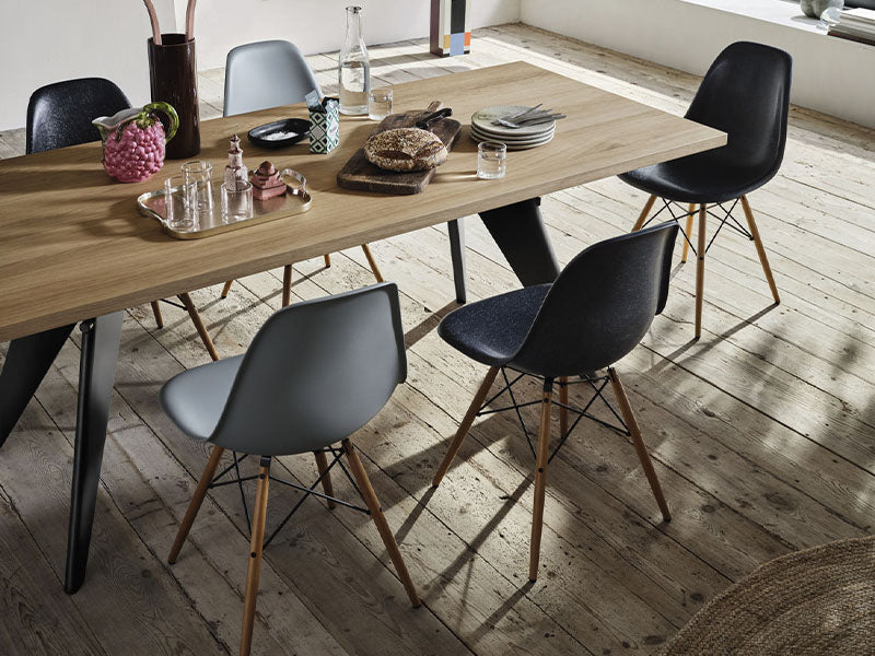 EAMES FIBERGLASS SIDE CHAIR DSW