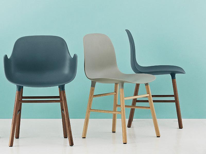 FORM ARMCHAIR WOOD BASE