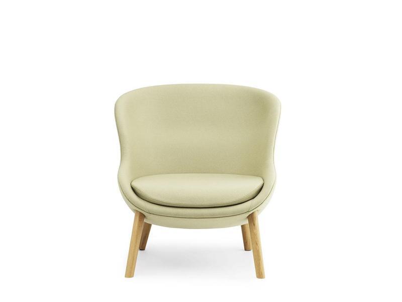 HYG LOUNGE CHAIR LOW WOOD BASE