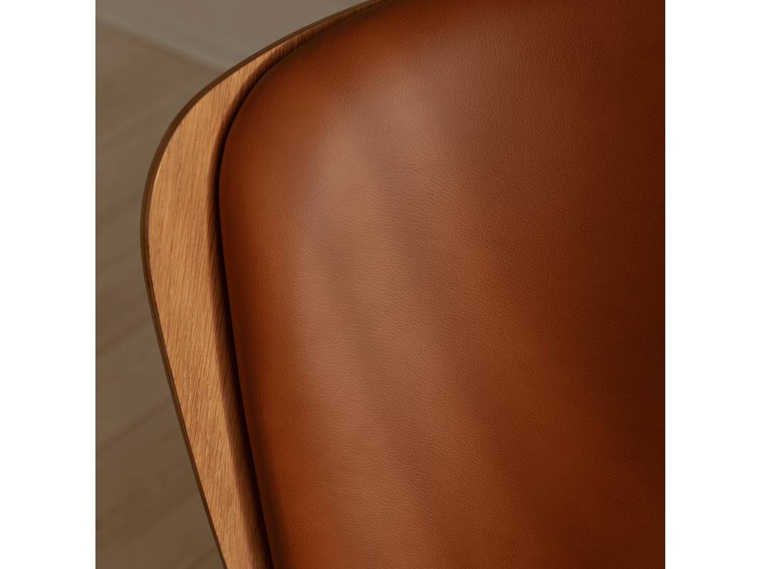 THE READER | WING CHAIR