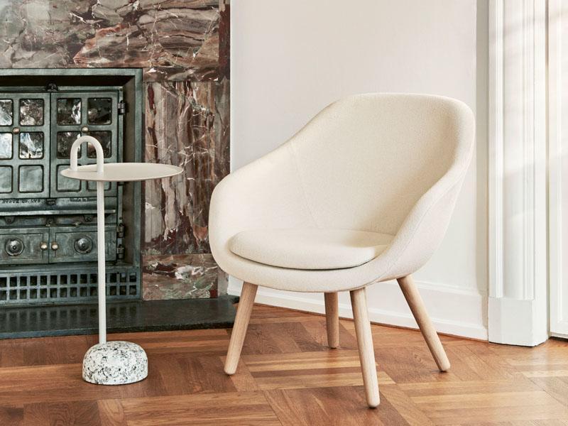 ABOUT A LOUNGE - AAL 82