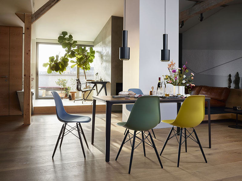 EAMES PLASTIC SIDE CHAIR DSWRE