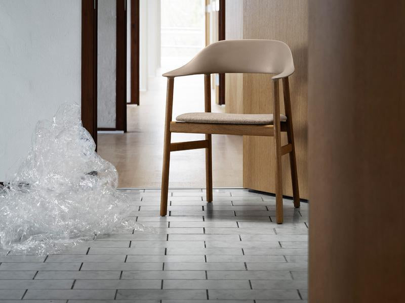 HERIT ARMCHAIR WOOD BASE UPHOLSTERY