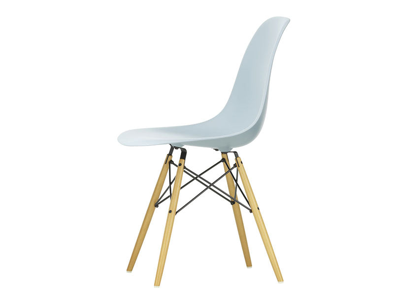 EAMES PLASTIC SIDE CHAIR DSWRE