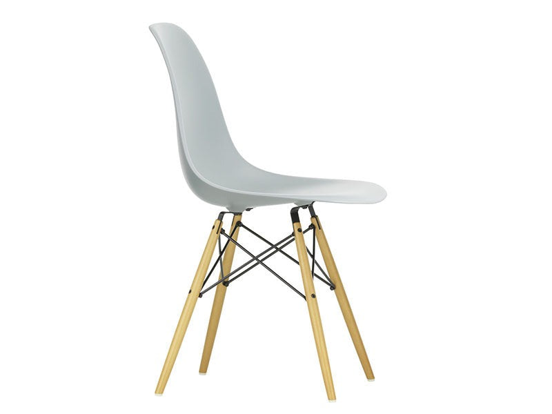 EAMES PLASTIC SIDE CHAIR DSWRE