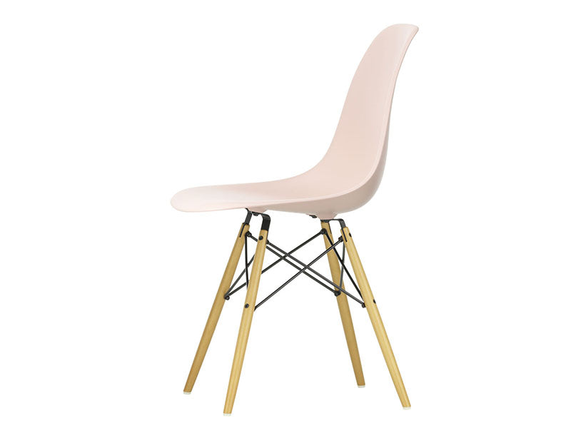 EAMES PLASTIC SIDE CHAIR DSWRE