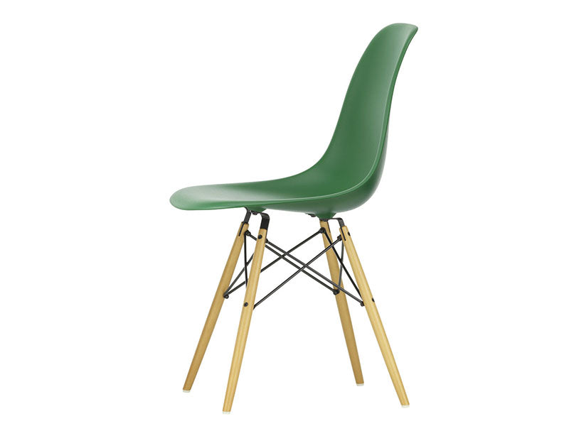 EAMES PLASTIC SIDE CHAIR DSWRE