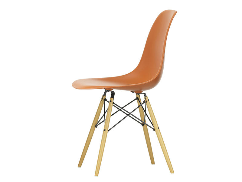 EAMES PLASTIC SIDE CHAIR DSWRE