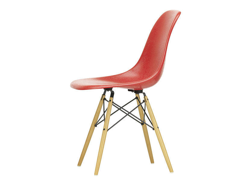 EAMES FIBERGLASS SIDE CHAIR DSW