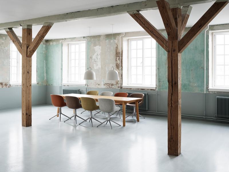 HYG CHAIR 4L SWIVEL BASE FULL UPHOLSTERY