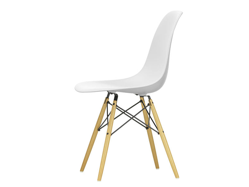 EAMES PLASTIC SIDE CHAIR DSWRE