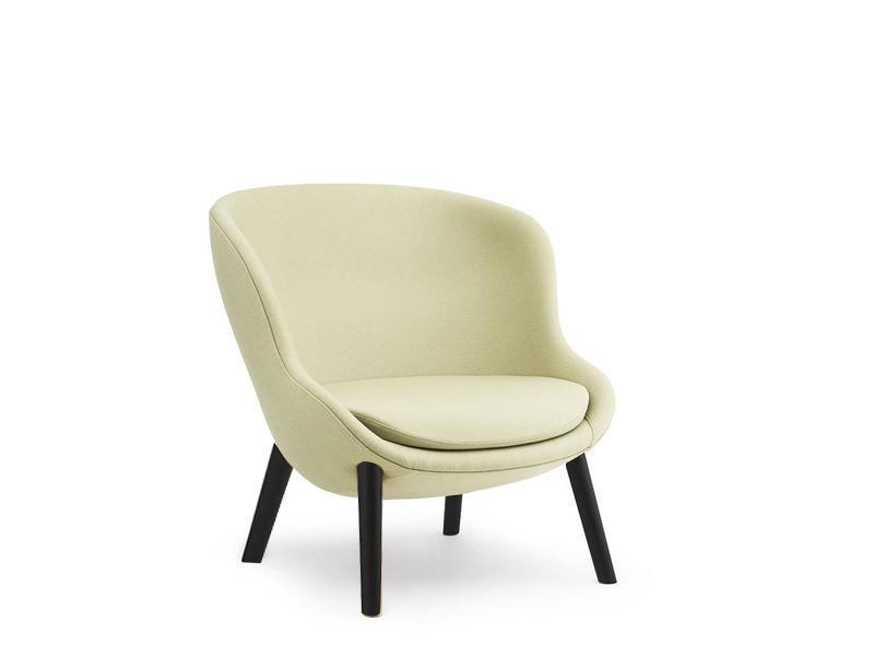 HYG LOUNGE CHAIR LOW WOOD BASE