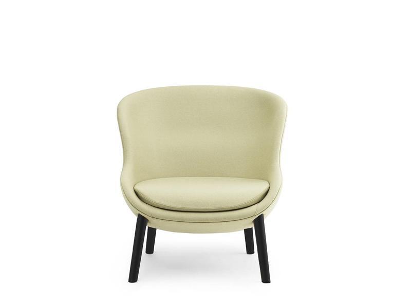HYG LOUNGE CHAIR LOW WOOD BASE