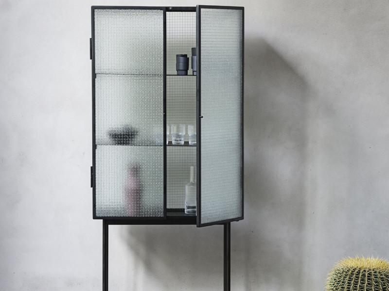 HAZE VITRINE - WIRED GLASS