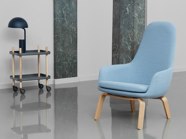 ERA LOUNGE CHAIR HIGH WOOD BASE